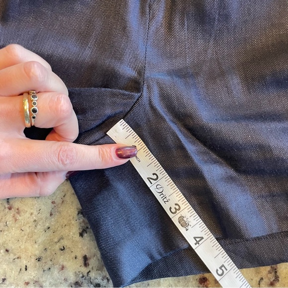 Women's DVF navy blue linen shorts size 6 - Picture 6 of 7